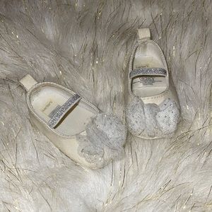 Carter’s | NB | white and silver flats